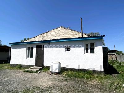 Отдельный дом · 6 комнат · 50 м² · 100 сот., С.Алпысбаев 29 — Қарабұлақ ауылы за 5.9 млн ₸ в Ушарале