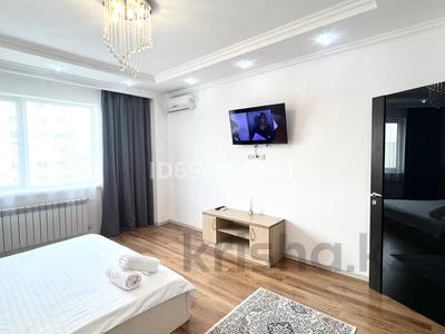 Аренда квартир по часам в Алматы: 2-комнатная квартира · 51 м² · 20/25 этаж, Абиша Кекилбайулы 38г — Штрауса за 3 990 〒 2-комнатная квартира · 51 м² · 20/25 этаж, Абиша Кекилбайулы 38г — Штрауса за 3 990 〒 в Алматы, Бостандыкский р-н