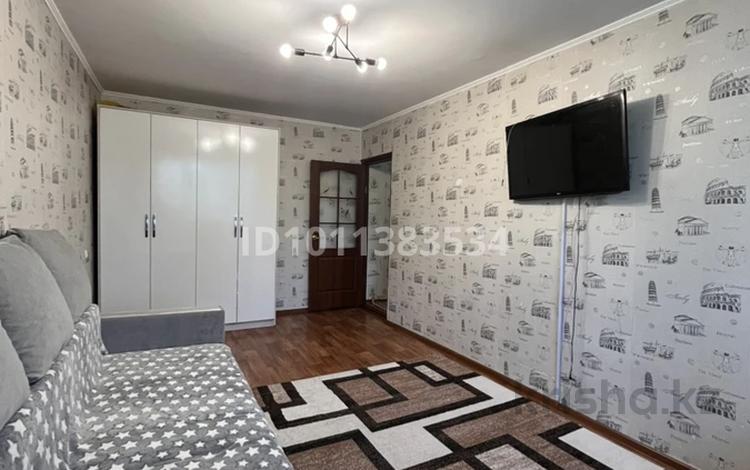 1-комнатная квартира · 32 м² · 5/5 этаж, мкр Юго-Восток, 28й микрорайон 15 за 12.5 млн ₸ в Караганде, Казыбек би р-н — фото 2