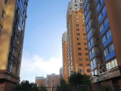 2-бөлмелі пәтер · 76.2 м² · 10/18 қабат, Кенен Азербаев 47, бағасы: 37.5 млн ₸ в Астане, Сарайшык р-н