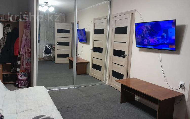 3-комнатная квартира · 48 м² · 3/5 этаж, пр. Строителей за 8.5 млн 〒 в Темиртау — фото 2