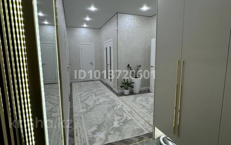 3-комнатная квартира · 111.4 м² · 2/5 этаж, мкр. Алтын орда — Ораза татеулы 100В за 45 млн ₸ в Актобе — фото 2