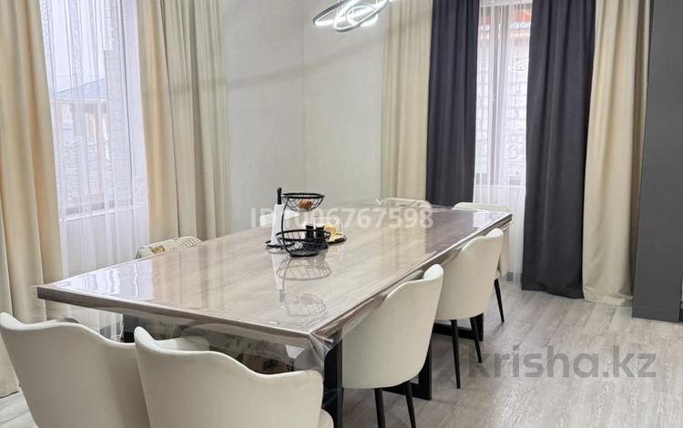 Жеке үй · 8 бөлме · 400 м² · 8.5 сот., 19 мкр, бағасы: 130 млн 〒 в Косшы — фото 2
