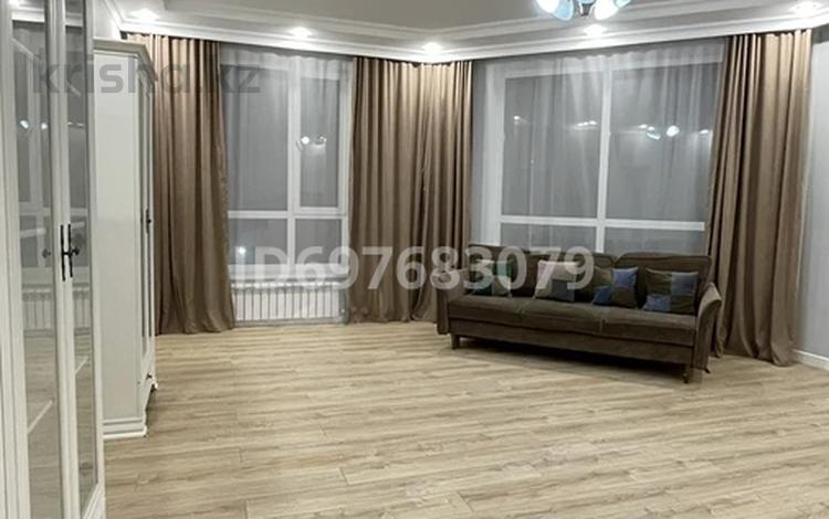 4-комнатная квартира · 100 м² · 7/9 этаж, Калдаякова 34 за 500 000 ₸ в Астане, Алматы р-н — фото 11