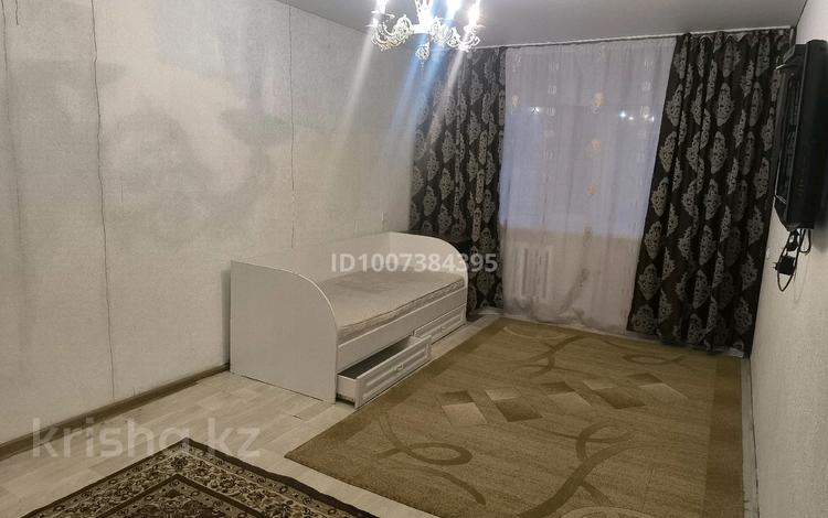 1-комнатная квартира · 39 м² · 1/5 этаж, мкр Юго-Восток, Мкр Юго-Восток, 27й микрорайон 10/2 — Карбышева 10/2 за 110 000 ₸ в Караганде, Казыбек би р-н — фото 2