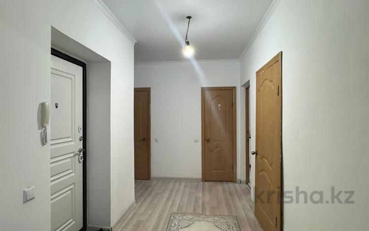 2-бөлмелі пәтер · 61 м² · 6/9 қабат, мкр. Алтын орда, ораз тате, бағасы: 22.5 млн ₸ в Актобе — фото 2