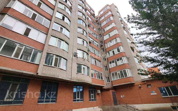 2-комнатная квартира · 61 м² · 6/10 этаж, мкр. Алтын орда, Пр. Алии Молдагуловой — Напротив обл Гаи за 20.5 млн ₸ в Актобе — фото 2