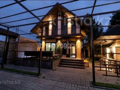 Дом · 4 комнаты · 250 м², Ул.челюскина 50 за 100 000 〒 в Шымкенте, Аль-Фарабийский р-н