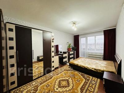 3-комнатная квартира, 62 м², 5/5 этаж, Молодежная 53 за 9.5 млн 〒 в Шахтинске