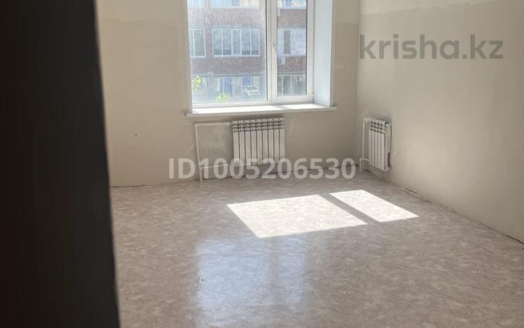 3-бөлмелі пәтер · 87 м² · 2/5 қабат, мкр Северо-Восток, Циолковский 1 — Остановка Циолковский, бағасы: 150 000 ₸ в Уральске — фото 2
