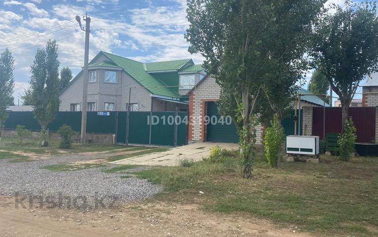 Жеке үй · 4 бөлме · 175 м² · 175 жүзд., Теренсай 19, бағасы: 30 млн ₸ в Актобе, жилой массив Акжар-2 — фото 2