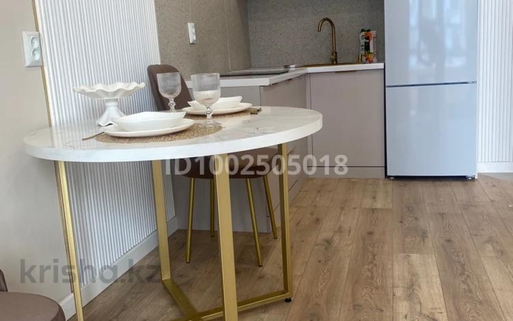 1-комнатная квартира · 50 м² · 15/20 этаж, Абая 160/7 — Тургут Озала за 20 000 ₸ в Алматы, Бостандыкский р-н — фото 10