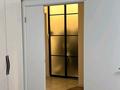 1-комнатная квартира · 57 м² · 4/4 этаж, Район Кирова, Филармони, Ескалиева 149 блок Б. Ескалиева 149 блок Б. 3 подъезд — Район Кирова, Филармония. Дом возле ресторана Алматы. за 250 000 ₸ в Уральске — фото 4