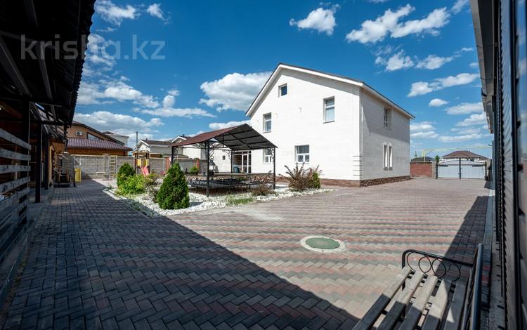 Отдельный дом · 4 комнаты · 345.1 м² · 10 сот., мкр Уркер за 149 млн ₸ в Астане, Нура р-н — фото 2