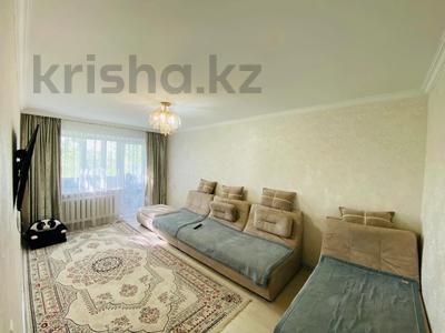 3-комнатная квартира · 62 м² · 1/5 этаж, Майкудук, 18й микрорайон 3 за 17 млн ₸ в Караганде, Алихана Бокейханова р-н