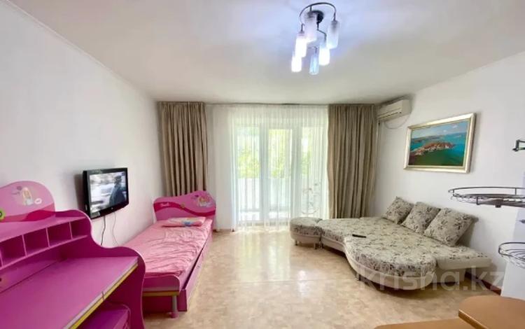 2-комнатная квартира · 45 м² · 2/9 этаж, мкр Самал-2 90 за 49 млн ₸ в Алматы, Медеуский р-н — фото 7