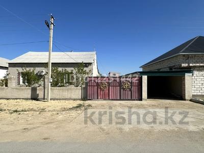 Отдельный дом · 5 комнат · 100 м² · 10 сот., Бесшоқы 76 — Мектеп, Спорткешені, Балабақша жанында Аулада гараж, сарай, огород, тапчан бар. Тыныш, жайлы жер. за 17 млн ₸ в Актау