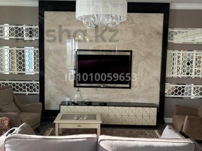 3-бөлмелі пәтер · 135 м² · 4/5 қабат, Кабанбай батыра 7, бағасы: 900 000 ₸ в Астане, Алматы р-н