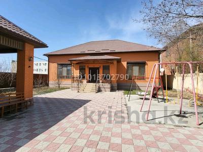 Жеке үй · 6 бөлме · 295 м² · 10 жүзд., Курмангазы 3Б — Рынка Мерей, около Автопарка, бағасы: 55 млн ₸ в Атырау, мкр Авангард-3
