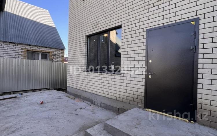 Отдельный дом · 5 комнат · 180 м² · 2.5 сот., мкр Старый Аэропорт 4 — ул отырар самал за 46 млн ₸ в Уральске — фото 28