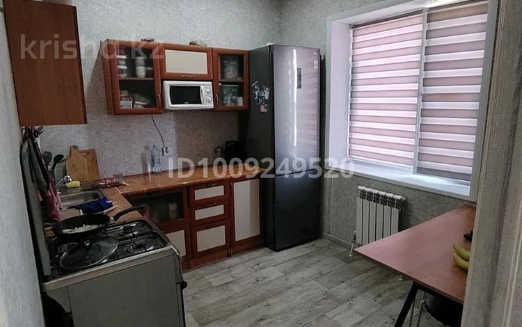 2-комнатная квартира · 48 м² · 2/3 этаж, мкр Уркер, Актамберды жырау 45 за 20 млн 〒 в Астане, Нура р-н — фото 2