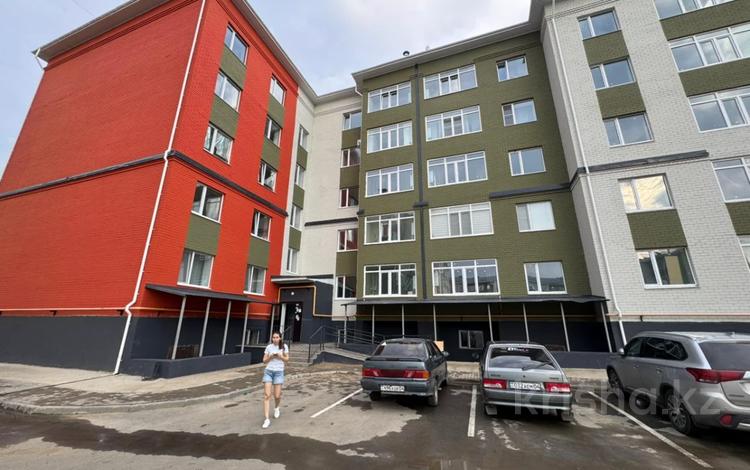1-бөлмелі пәтер · 48 м² · 2/5 қабат, мкр. Алтын орда 49л, бағасы: 13.5 млн ₸ в Актобе — фото 2