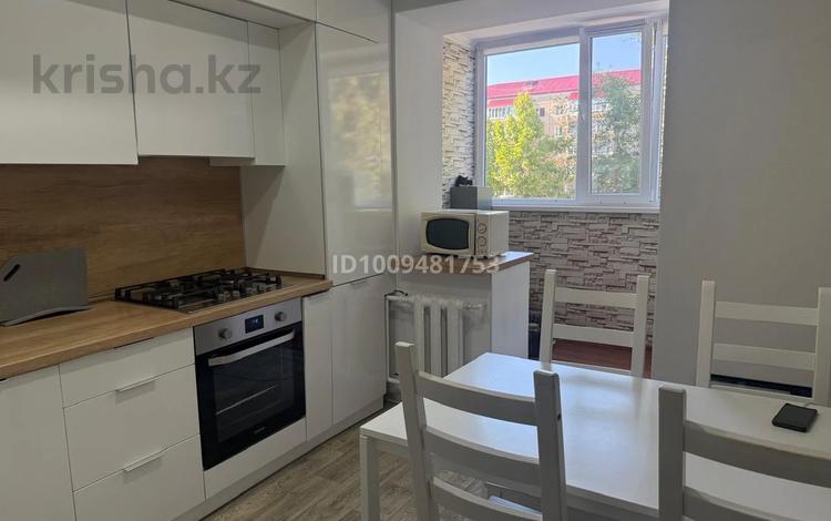 2-бөлмелі пәтер · 53.5 м² · 2/6 қабат, 10 мкр. 16/1, бағасы: 21 млн ₸ в Аксае — фото 2