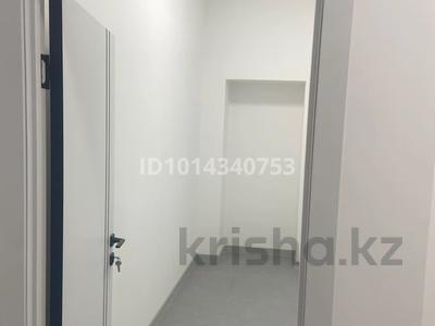 Офисы, салоны красоты, образование, кабинеты и рабочие места · 42 м² за 400 000 ₸ в Астане, Сарайшык р-н