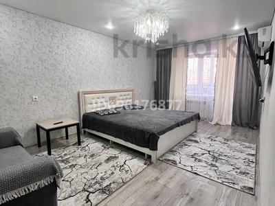 1-бөлмелі пәтер · 36 м² · 2/5 қабат, Анатолия Скоробогатова 67 — проспект Абая Центральная Мечеть, бағасы: 12 000 〒 в Уральске