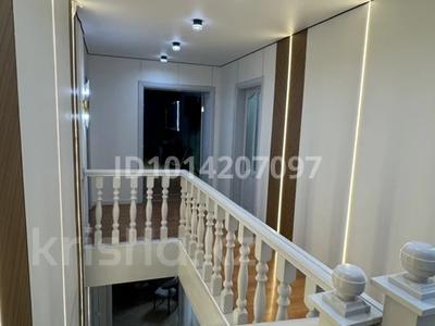 Дом · 7 комнат · 260 м², Коконская 33А за 150 000 ₸ в Семее