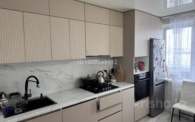 3-комнатная квартира · 72 м² · 6/10 этаж, 8-й микрорайон, 1 1 за 32 млн 〒 в Костанае — фото 2