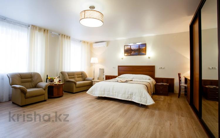 1-бөлмелі пәтер · 45 м² · 1/3 қабат, проспект Абая 46, бағасы: 300 000 〒 в Уральске — фото 7