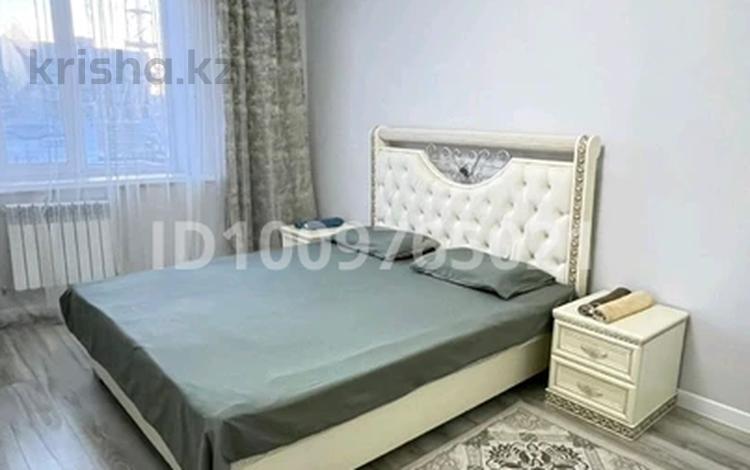 2-комнатная квартира · 80 м² · 2/5 этаж, мкр. Алтын орда 228 в — Газизы Жубановой- Тауельсыздык за 15 000 ₸ в Актобе — фото 4