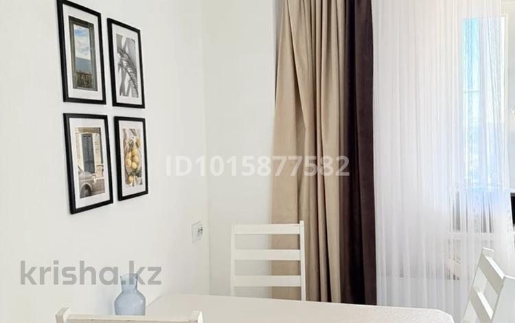 1-комнатная квартира · 40 м², Бектурова 4в за 235 000 ₸ в Астане, Нура р-н — фото 2