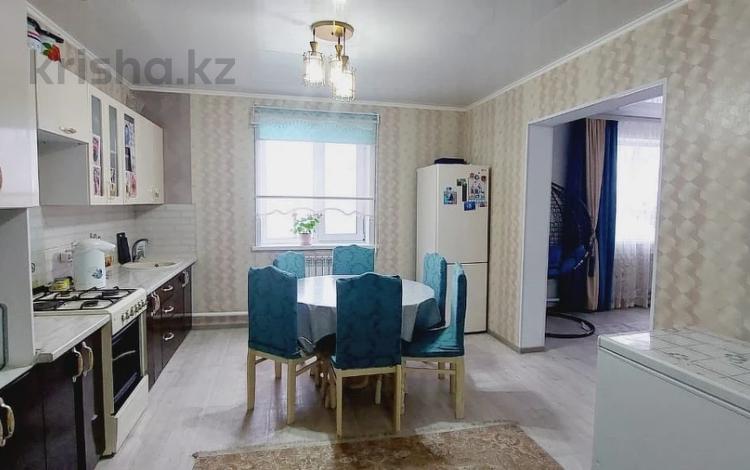 Отдельный дом • 3 комнаты • 115 м² • 10 сот., Зеленая за 27.4 млн 〒 в Бишкуле — фото 4