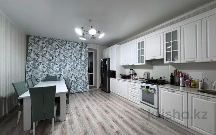 3-бөлмелі пәтер · 110 м² · 1/9 қабат, Микрорайон Береке, бағасы: 49 млн ₸ в Костанае — фото 2