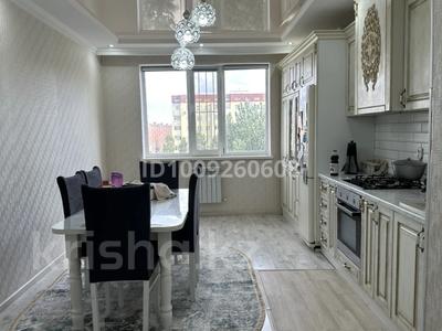 3-комнатная квартира · 120 м² · 5/5 этаж, Бокенбай батыра 153/6 за 45 млн 〒 в Актобе, мкр Авиатор