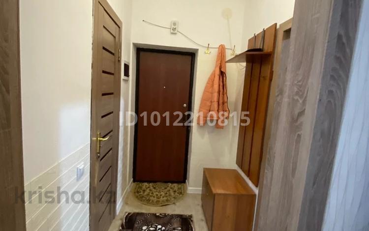 1-комнатная квартира · 32 м² · 1/5 этаж, ул. Республики 1/1к2 за 7.5 млн ₸ в Акмолинской обл. — фото 2