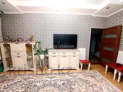 3-комнатная квартира · 61.2 м² · 2/5 этаж, Жастар 39 — Квартира расположена рядом с торговым домом Даулет за 27 млн 〒 в Талдыкоргане, мкр Жастар