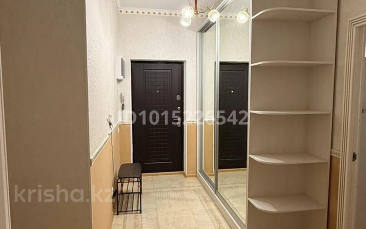 2-бөлмелі пәтер · 88 м² · 2/5 қабат, Нұрсая ш/а., Акжарма 10, бағасы: 300 000 ₸ в Атырау, мкр Нурсая — фото 2