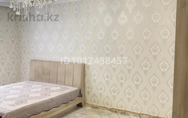 2-бөлмелі пәтер · 77 м² · 1/5 қабат, 32Б мкр 22, бағасы: 26 млн ₸ в Актау — фото 2