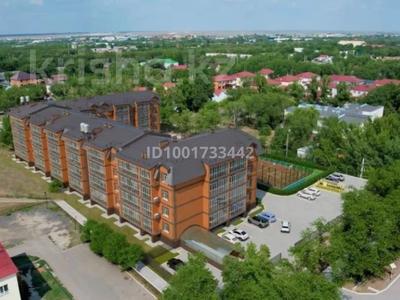 Продажа квартир в Западно-Казахстанской обл.: 4-комнатная квартира · 144 м² · 2/4 этаж, Железнодорожная 125/4 за 66 млн 〒 4-комнатная квартира · 144 м² · 2/4 этаж, Железнодорожная 125/4 за 66 млн 〒 в Аксае