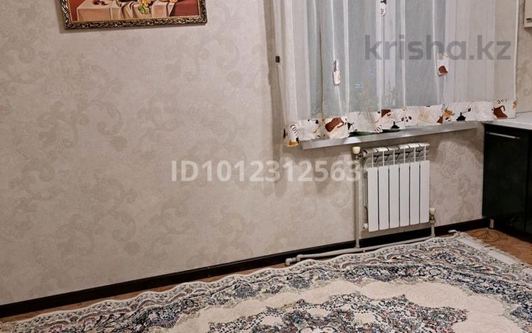 3-бөлмелі пәтер · 95 м² · 5/9 қабат, мкр Акбулак 155 д — Рыскулова момышулы, бағасы: 300 000 ₸ в Алматы, Алатауский р-н — фото 2