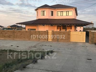 Отдельный дом · 8 комнат · 600 м², Мкр. Ракуша — На берегу р Жайык за 1.7 млн 〒 в Атырау