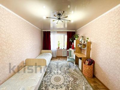 3-комнатная квартира · 64 м² · 1/5 этаж, Самал 39 — Гастронома" ТойМарт" за 19.5 млн 〒 в Талдыкоргане, мкр Самал