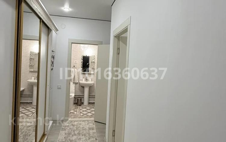 1-комнатная квартира · 45 м² · 8/12 этаж, мкр Акбулак, Дарабоз 65 за 280 000 ₸ в Алматы, Алатауский р-н — фото 2