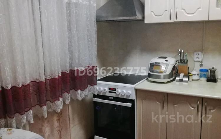 4-комнатная квартира, 61.1 м², 3/5 этаж, Сейфуллина 54