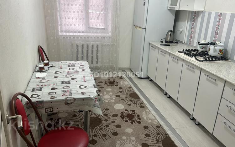 1-комнатная квартира · 44 м² · 1/10 этаж, мкр 12 43 — Возле клуба за 170 000 ₸ в Актобе — фото 3