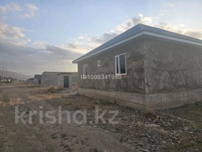 Отдельный дом · 4 комнаты · 140 м² · 4 сот., Акжол 46 — На против наурыз за 18 млн 〒 в Каргалы (п. Фабричный)