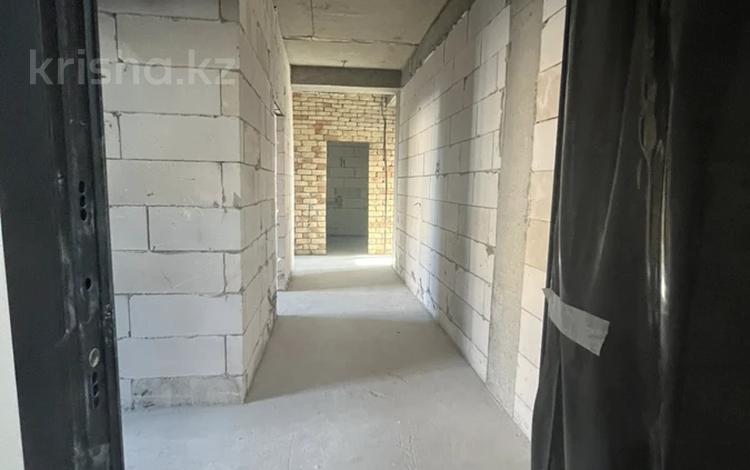 3-комнатная квартира · 86 м² · 7/9 этаж, мкр Нурсая, Султан Бейбарыс 437 за 31 млн ₸ в Атырау — фото 2